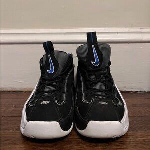 Nike Boys Basketball Sneakers Size 6